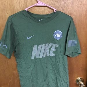 Army green Nike Tee